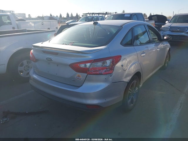 Ford FOCUS SE 2014 1FADP3F20EL432154 Image 4