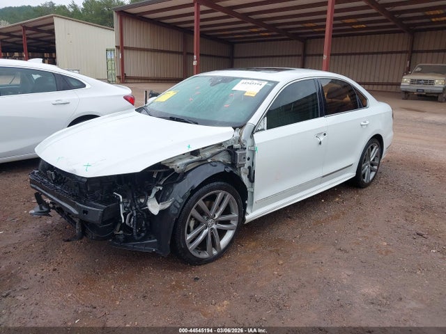 2019 VOLKSWAGEN PASSAT 1VWMA7A34KC010044 Photo 1