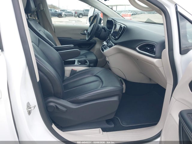 Продажа на аукционе авто 2024 Chrysler Pacifica Touring L, vin: 2C4RC1BG3RR149519, номер лота: 44545231