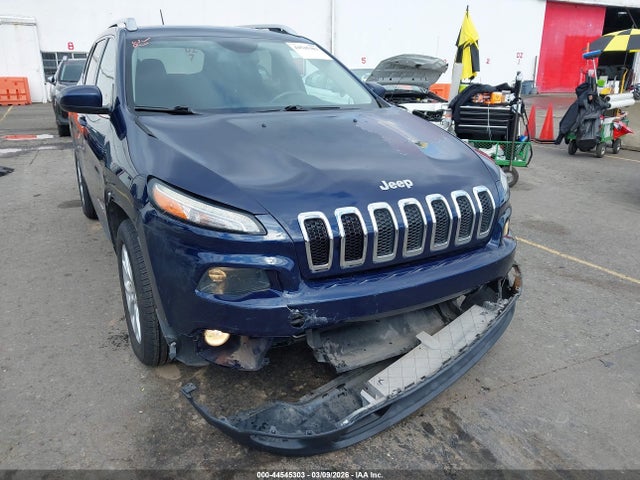 1C4PJLCB1FW578723 Jeep Cherokee Latitude