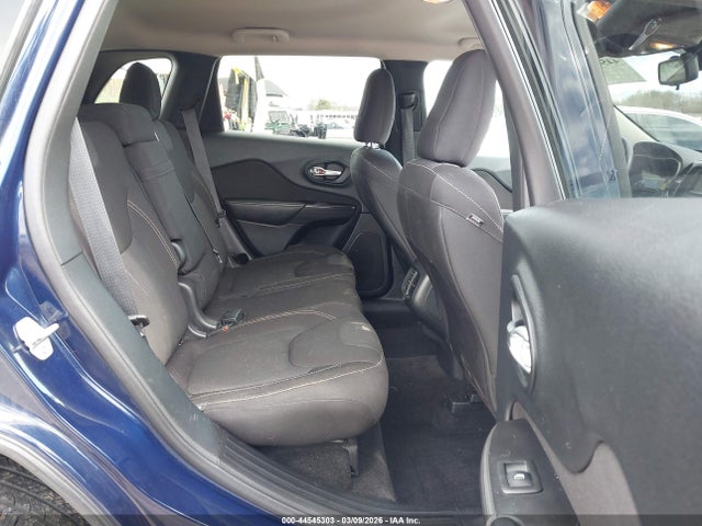 1C4PJLCB1FW578723 Jeep Cherokee Latitude