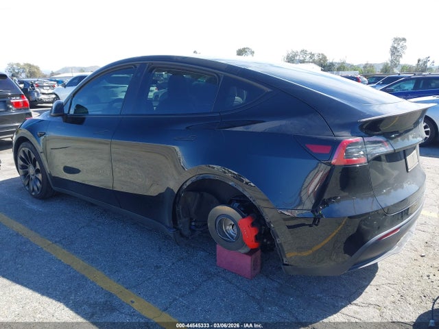 2022 Tesla Model Y Performance Dual Motor All-wheel Drive მანქანა იყიდება აუქციონზე, vin: 7SAYGDEF6NF446684, აუქციონის ნომერი: 44545333