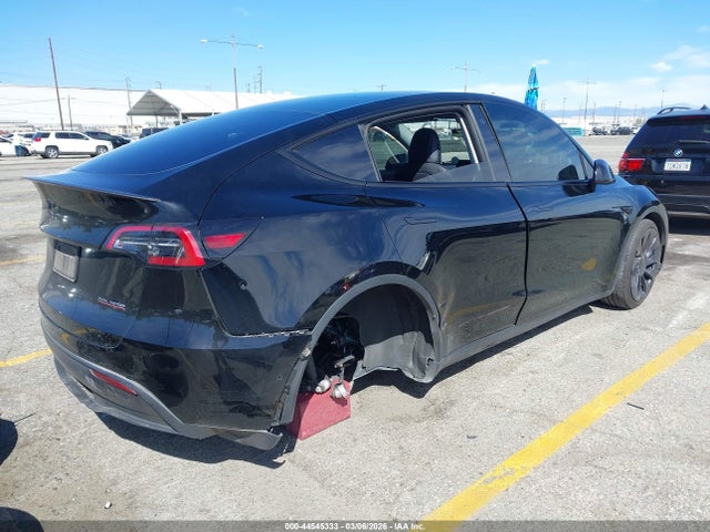 2022 Tesla Model Y Performance Dual Motor All-wheel Drive მანქანა იყიდება აუქციონზე, vin: 7SAYGDEF6NF446684, აუქციონის ნომერი: 44545333