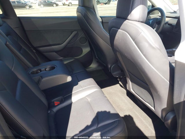 2022 Tesla Model Y Performance Dual Motor All-wheel Drive მანქანა იყიდება აუქციონზე, vin: 7SAYGDEF6NF446684, აუქციონის ნომერი: 44545333