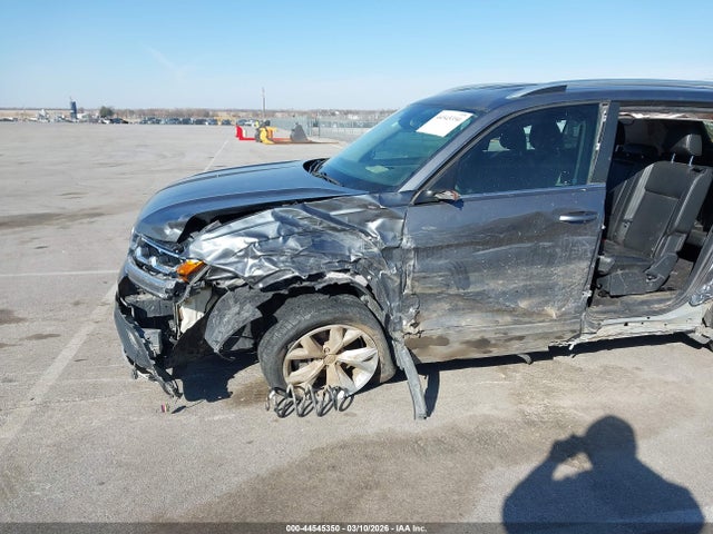 Продажа на аукционе авто 2018 Volkswagen Atlas 3.6l V6 Se, vin: 1V2KR2CA0JC573803, номер лота: 44545350