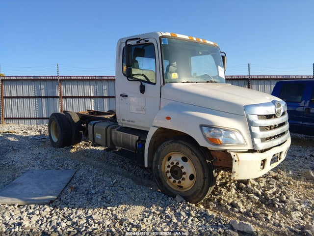 44545397 :رقم المزاد ، 5PVNJ8JT5C4S53774 vin ، 2012 Hino 268 مزاد بيع