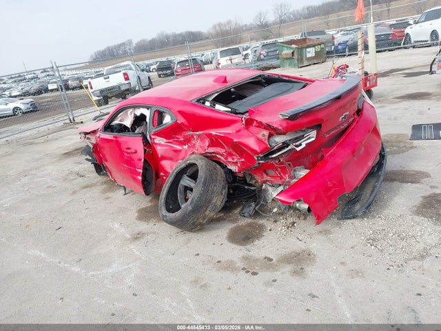 2017 CHEVROLET CAMARO 1G1FE1R74H0135066 Photo 2