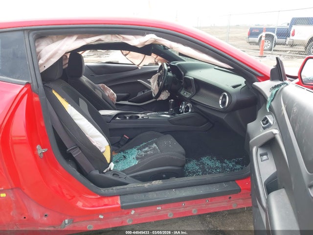 2017 CHEVROLET CAMARO 1G1FE1R74H0135066 Photo 4