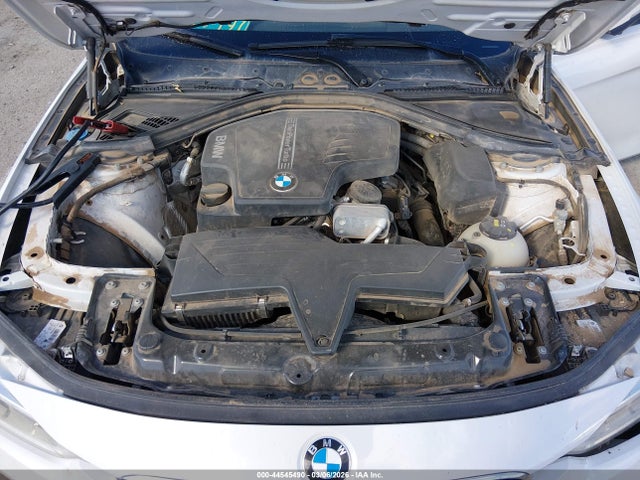 BMW 320i Xdrive 2018 WBA8E5G5XJNV03328 Image 10
