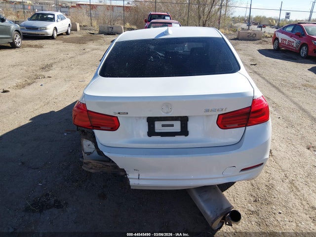WBA8E5G5XJNV03328 BMW 320i Xdrive