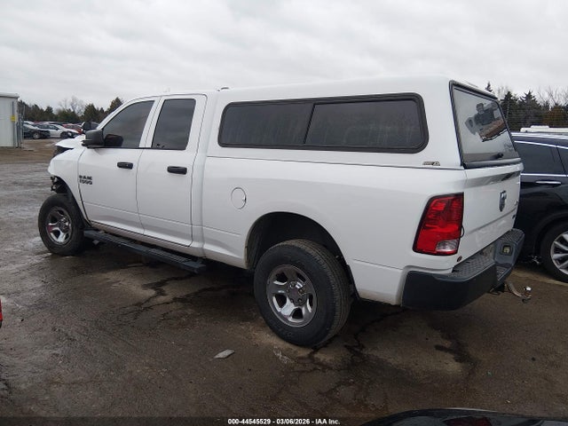 2015 RAM 1500 1C6RR7FG0FS701023 Photo 2