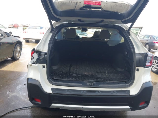 4S4BTANC4R3295720 Subaru Outback Limited