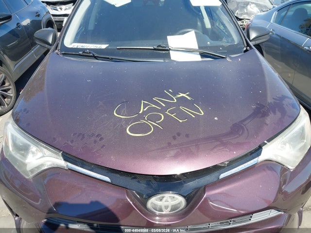 2T3ZFREV0HW347575 Toyota RAV4 LE