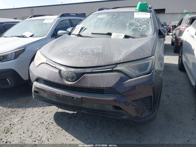2T3ZFREV0HW347575 Toyota RAV4 LE