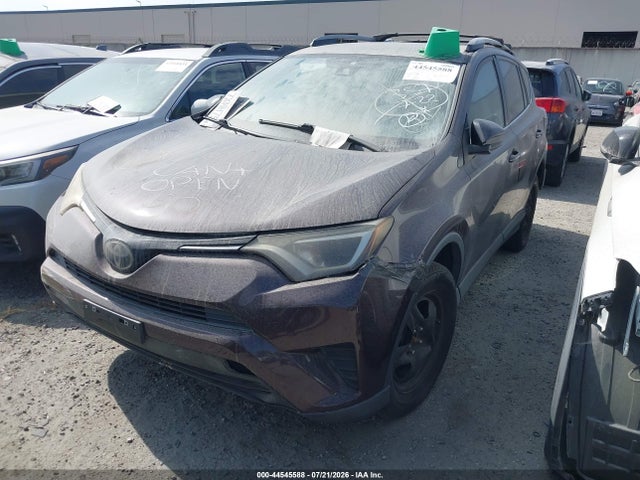 2T3ZFREV0HW347575 Toyota RAV4 LE