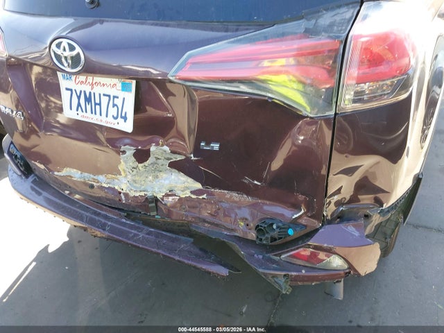 2T3ZFREV0HW347575 Toyota RAV4 LE