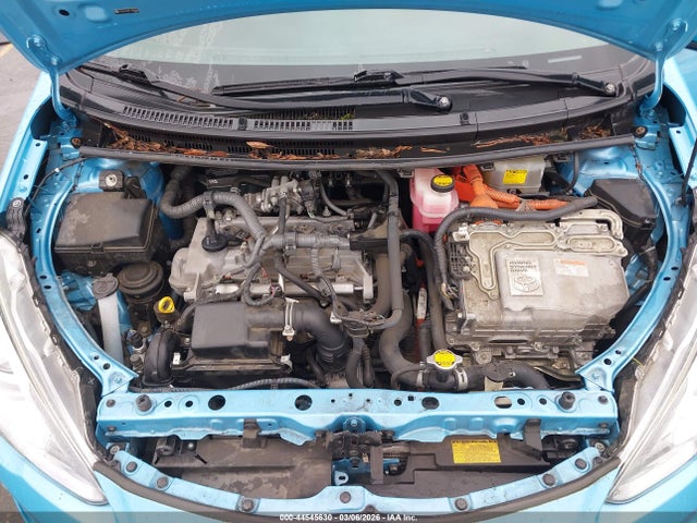 Toyota Prius C Two 2015 JTDKDTB33F1095940 Image 10