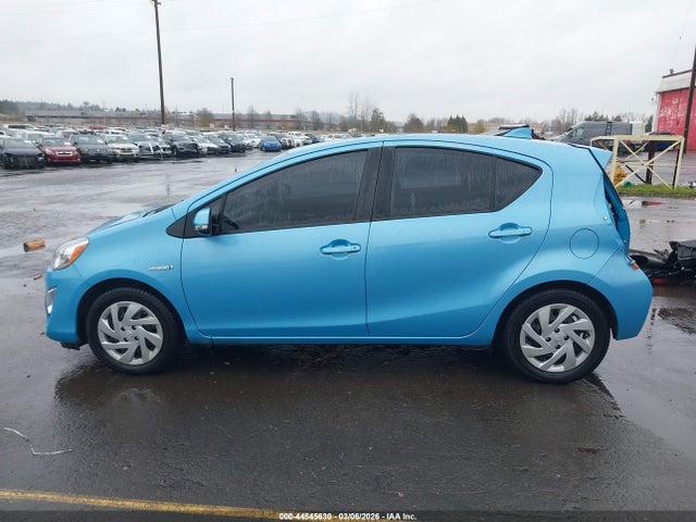 Toyota Prius C Two 2015 JTDKDTB33F1095940 Image 15