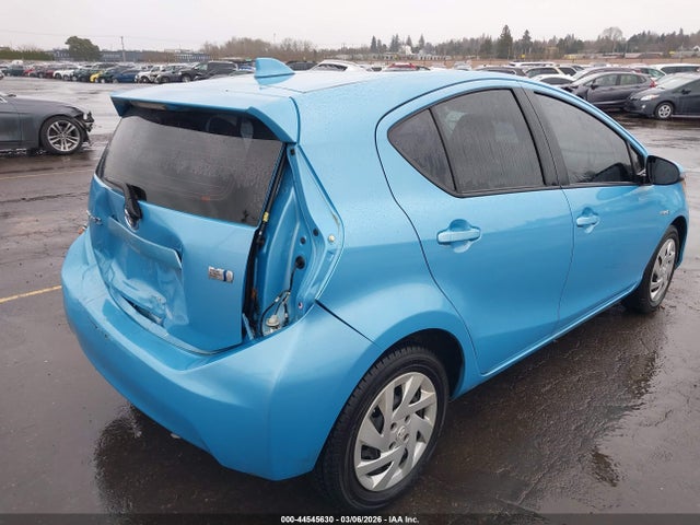Toyota Prius C Two 2015 JTDKDTB33F1095940 Image 4