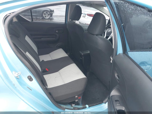 Toyota Prius C Two 2015 JTDKDTB33F1095940 Image 8