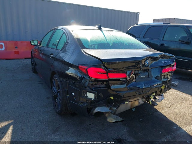 WBA13AG07NCJ32392 BMW 530e