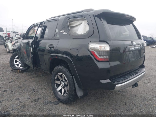 2020 TOYOTA 4RUNNER JTEBU5JR9L5743945 Photo 2