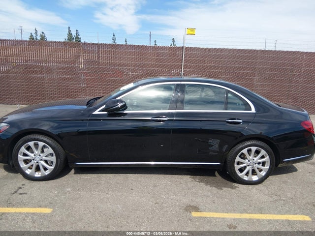 Продажа на аукционе авто 2017 Mercedes-benz E 300, vin: WDDZF4JB6HA102685, номер лота: 44545712
