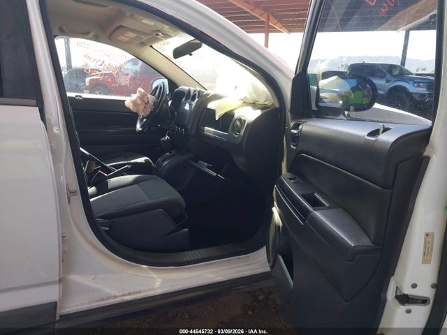 2011 JEEP COMPASS 1J4NF1FB0BD183151 Photo 4