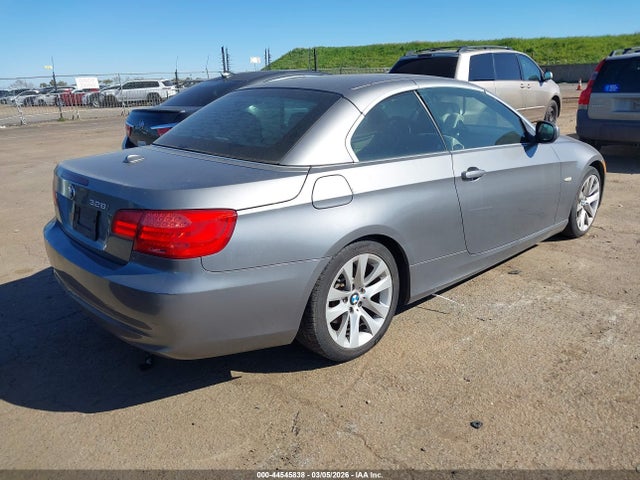 2013 BMW 328I WBADW7C59DE732245 Photo 3