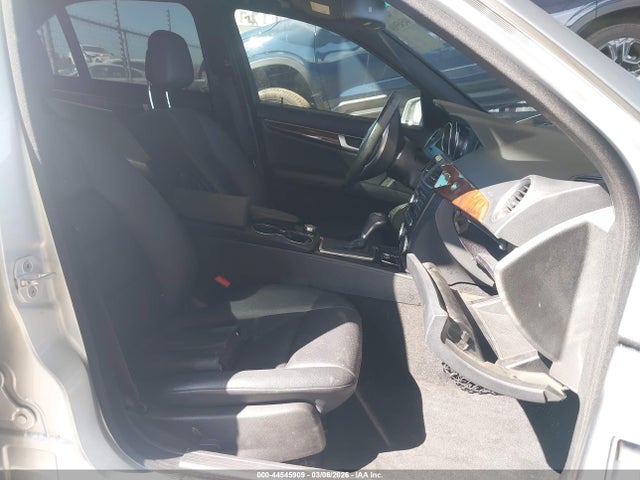 2014 MERCEDES-BENZ C 250 WDDGF4HB9EA955414 Photo 4