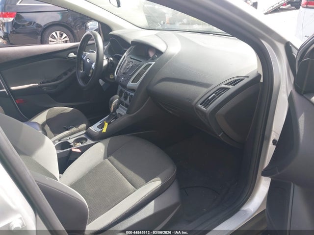 Ford FOCUS SE 2014 1FADP3K28EL374283 Image 5