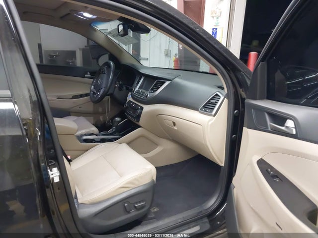 KM8J33A25JU763893 Hyundai Tucson Limited