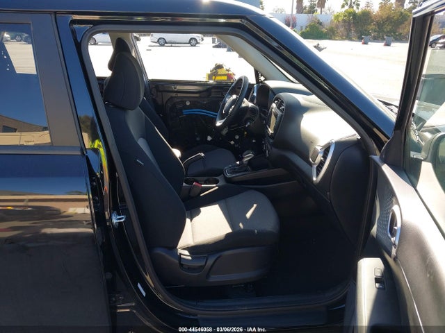 KNDJ23AU0P7892849 KIA SOUL LX