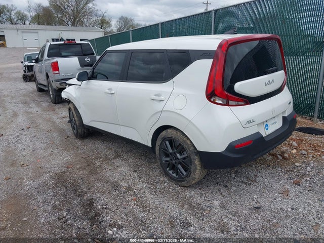 2022 Kia Soul Ex მანქანა იყიდება აუქციონზე, vin: KNDJ33AU0N7165401, აუქციონის ნომერი: 44546066