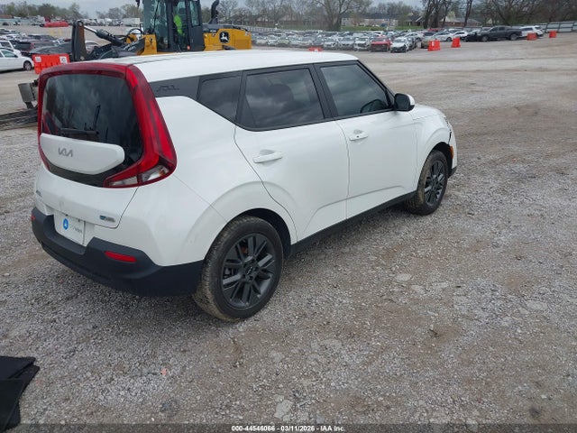 2022 Kia Soul Ex მანქანა იყიდება აუქციონზე, vin: KNDJ33AU0N7165401, აუქციონის ნომერი: 44546066