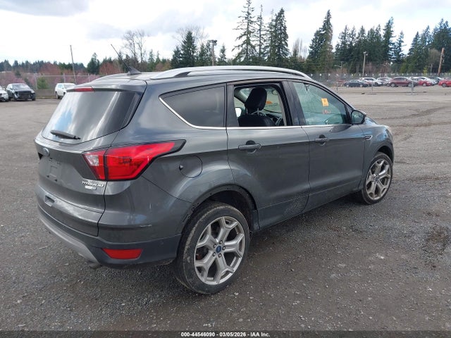 1FMCU9J99KUA21391 Ford Escape Titanium