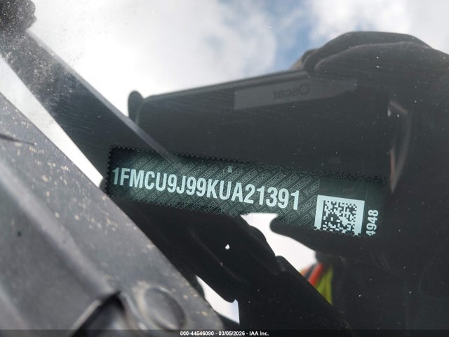 1FMCU9J99KUA21391 Ford Escape Titanium