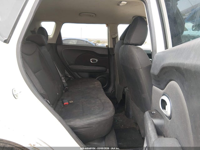Продаж на аукціоні авто 2015 Kia Soul, vin: KNDJN2A26F7231244, номер лоту: 44546104