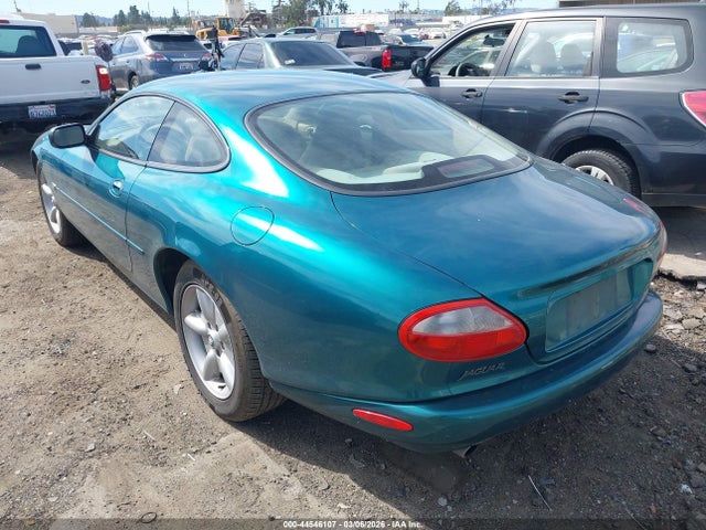 1997 JAGUAR XK8 SAJGX5745VC002267 Photo 2