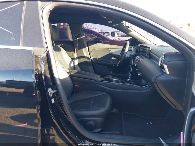 2022 MERCEDES-BENZ CLA 250 COUPE W1K5J4GB1NN299791 Photo 4