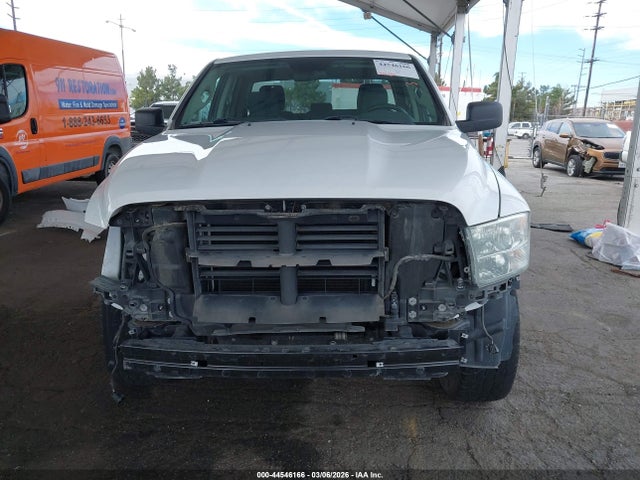 Продаж на аукціоні авто 2018 Ram 1500 Express  4x2 6'4 Box, vin: 1C6RR6FT7JS211341, номер лоту: 44546166