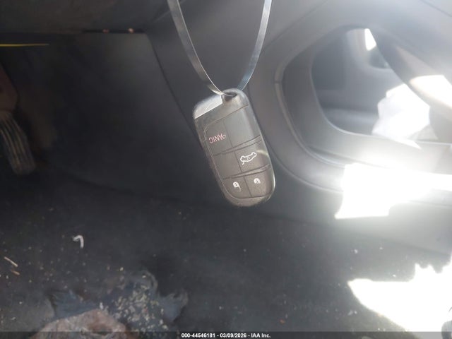 2015 Chrysler 200 Limited მანქანა იყიდება აუქციონზე, vin: 1C3CCCAB7FN707652, აუქციონის ნომერი: 44546181