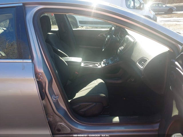 2015 Chrysler 200 Limited მანქანა იყიდება აუქციონზე, vin: 1C3CCCAB7FN707652, აუქციონის ნომერი: 44546181