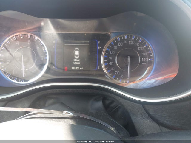 2015 Chrysler 200 Limited მანქანა იყიდება აუქციონზე, vin: 1C3CCCAB7FN707652, აუქციონის ნომერი: 44546181