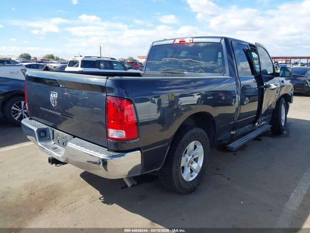 2017 RAM 1500 1C6RR6FGXHS561589 Photo 3