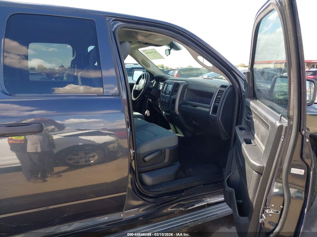 2017 RAM 1500 1C6RR6FGXHS561589 Photo 4