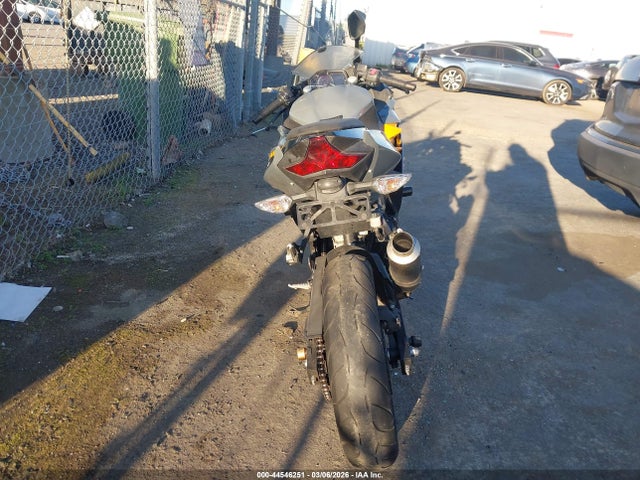 JKAEXKG15JDA03978 Kawasaki EX400