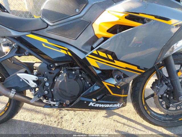 JKAEXKG15JDA03978 Kawasaki EX400