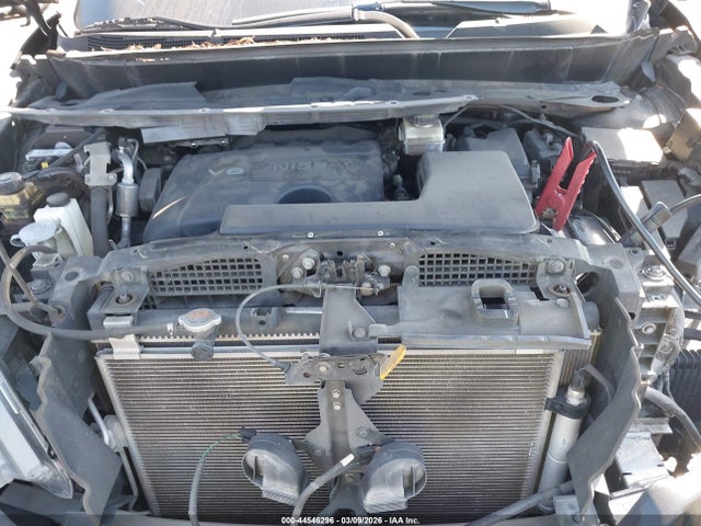 5N1DR2MM8JC652196 Nissan Pathfinder Sv