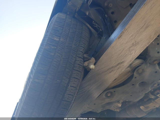 5N1DR2MM8JC652196 Nissan Pathfinder Sv